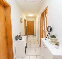 Gemütliche 3-Zimmer-Wohnung im OG - Balkon mit Blick ins Grüne - Belum