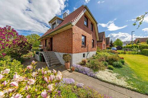 Gepflegter Zustand - 5 Zimmer Einfamilienhaus in Schönberg