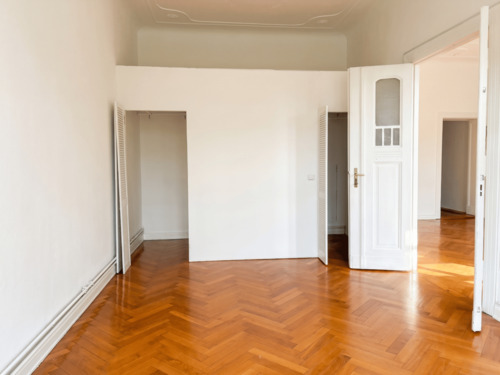 Schlafzimmer mit Stauraum - 4 Zimmer Etagenwohnung in Berlin