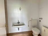 Bad mit Duschbadewanne.JPG - 