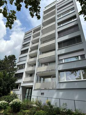 Haus Außenansicht.JPG - **Mitten in der Stadt** VERMIETETE 4 Zimmer Wohnung