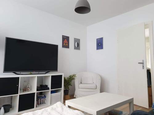 Wohnz. - 2 Zimmer Etagenwohnung in Köln