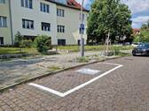 E-Ladestation vor dem Haus - 