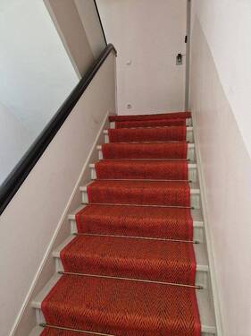 Aufgang zur Wohnung - 3 Zimmer Etagenwohnung zum Kaufen in Berlin