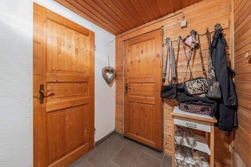 Vorraum/Flur/Garderobe mit Einbauschrank - 