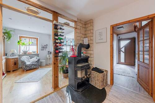 Kaminofen - nicht betriebsbereit - 5 Zimmer Einfamilienhaus zum Kaufen in Sulzheim