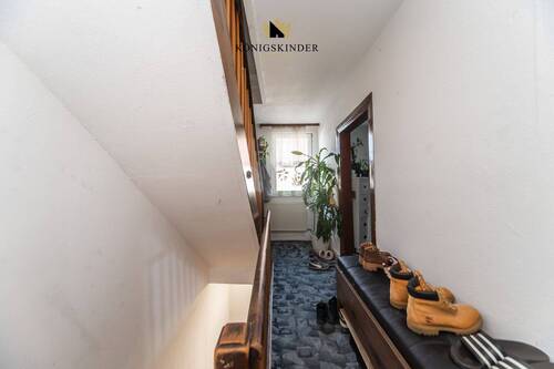 Treppenhaus - Mehrfamilienhaus, Wohnhaus mit 140,00 m&sup2; in Hessigheim zum Kaufen