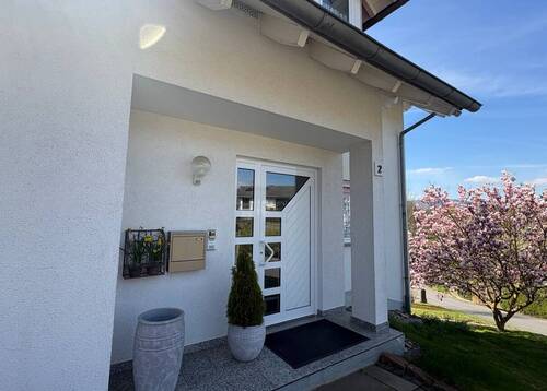 Eingangsbereich - 6 Zimmer Einfamilienhaus zur Miete in Berkatal