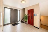 Hauseingang innen - Etagenwohnung mit 69,00 m&sup2; in Duisburg / Wanheim-Angerhausen zum Kaufen