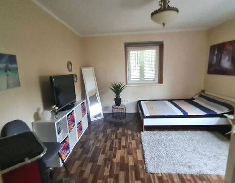 OG: Schlafzimmer mit Küche - 