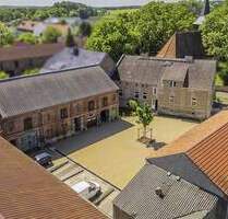 Vierseitenhof mit großem Grundstück in Potsdam