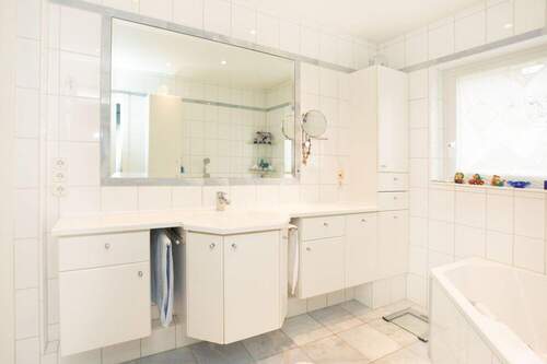 Tageslichtbadezimmer Erdgeschoss (I) - 