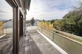 großer Balkon - 