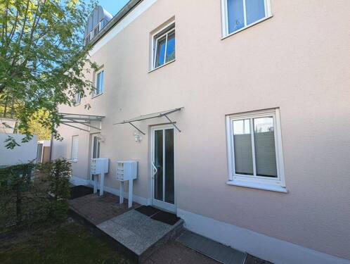 Hauseingang - 3 Zimmer Etagenwohnung zum Kaufen in Ingolstadt