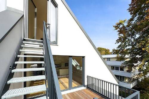 Dachspitz Außentreppe zur Terrasse - 