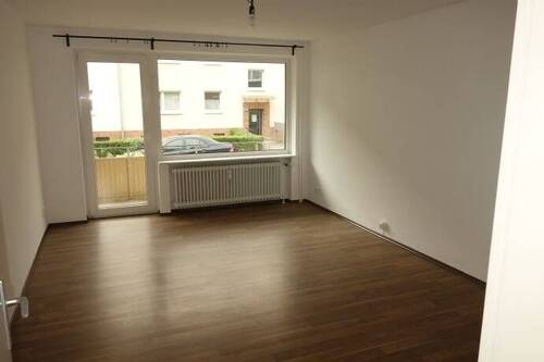 Wohnzimmer - 2 Zimmer Etagenwohnung zur Miete in Hamburg