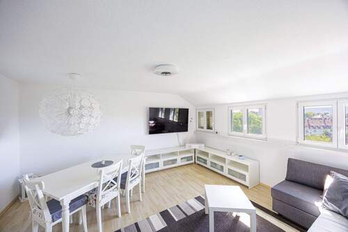 Dachgeschosseinheit rechts - Mehrfamilienhaus, Wohnhaus mit 361,00 m&sup2; in Stuttgart zum Kaufen