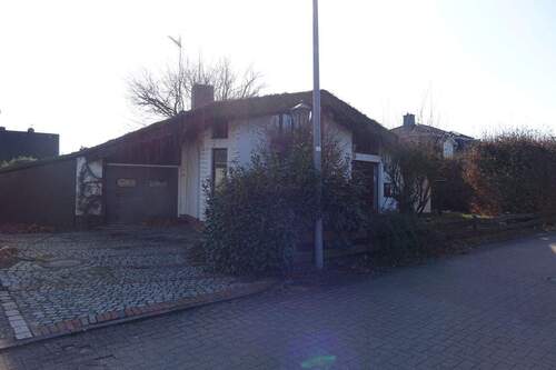 Frontansicht Altbestand - 