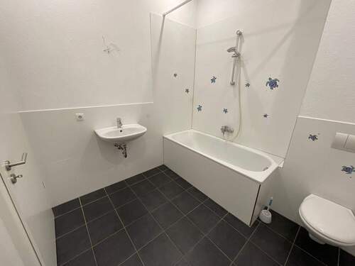 Modernes Wannenbad - 