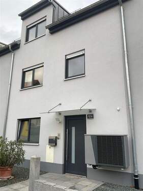 Außenansicht - Reihenmittelhaus im Herzen von Frensdorf zu verkaufen! - Neubau von 2021!