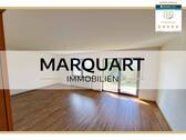 MARQUART IMMOBILIEN - Verfügbare 3-Zimmer Terrassenwohnung mit Gartenzugang, Stellplatz und Einbauküche