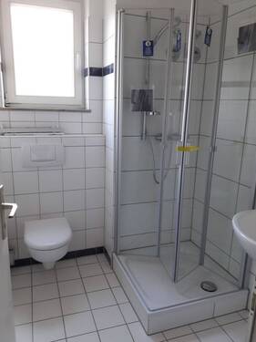 Bad mit Dusche.jpg - 