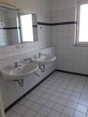Bad mit Wanne 2.jpg - 