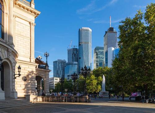FOUR Frankfurt vom Opernplatz gesehen - 