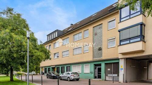 Außenansicht 2 - Zentrale, lichtdurchflutete 2-Zimmer-Wohnung mit Einbauküche und gepflegtem Ambiente