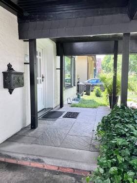 164 Eingang.jpg - Mehrfamilienhaus, Wohnhaus mit 127,00 m&sup2; in Bad Schwartau zum Kaufen