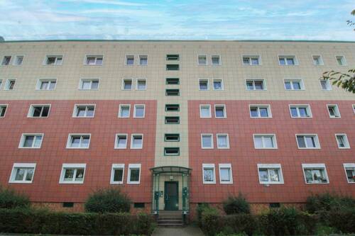 Haus frontal - Moderne, vermietete Einzimmerwohnung in Berlin-Neu-Hohenschönhausen