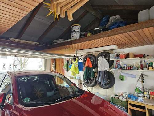Garage mit Abstelfläche - 