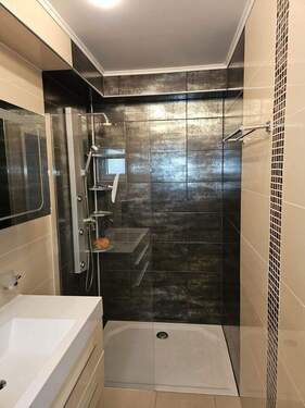 Duschbad KG Wohnung - Mehrfamilienhaus, Wohnhaus mit 214,00 m&sup2; in Mommenheim zum Kaufen