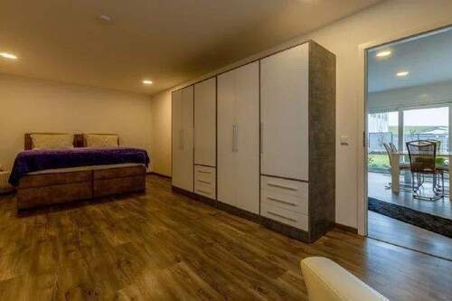 Schlafzimmer Einliegerwohnung 2.jpg - 