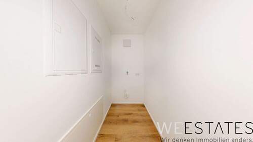 Hauswirtschaftsraum mit Waschmaschienenanschluss - 