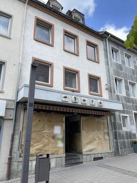 Straßenansicht 3 - Mehrfamilienhaus, Wohnhaus mit 186,00 m&sup2; in Bitburg zum Kaufen