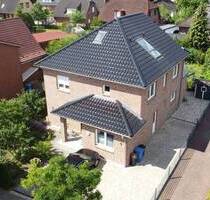 We are Family! Geräumiges Einfamilienhaus mit Dachterrasse in ruhiger Spielstraße - Neu Wulmstorf