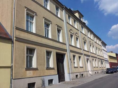 Straßenansicht - 4 Zimmer Etagenwohnung in Brandenburg an der Havel