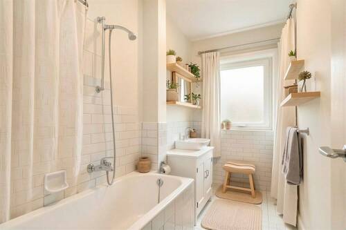 Badezimmer - (KI generiert) - 