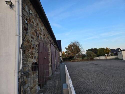 Innenhof Parkplätze - 