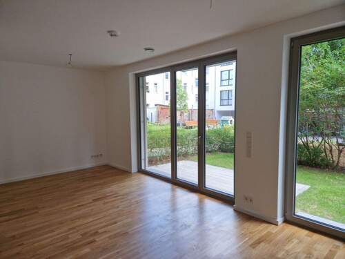 Wohnbereich (Zimmer 1) - 2 Zimmer Terrassenwohnung in Leipzig