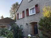 Hauseingang mit Anbau.JPG - 9 Zimmer Einfamilienhaus zum Kaufen in Witten