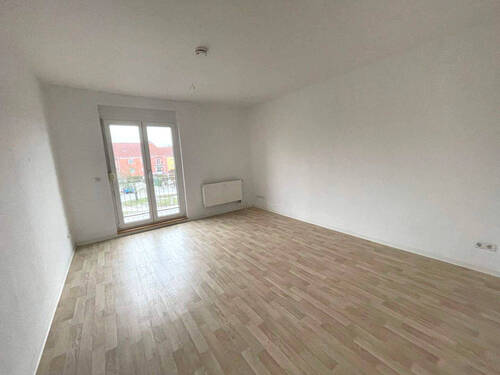Wohnzimmer (Beispielbild einer Nachbarwohnung) - 3 Zimmer 3- Zimmer zur Miete in Brandenburg an der Havel