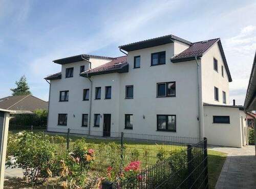 Außenansicht Eingang - 4 Zimmer Etagenwohnung in Stralsund