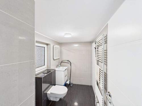 Gäste WC EG links - 