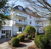 Stilvoll modernisierte 3-Zimmer-Wohnung mit Feenteichblick und zwei Tiefgaragenstellplätzen - Hamburg Uhlenhorst