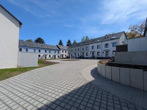 fertige Wohnanlage in DD-Luga.jpg - 