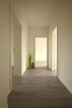 Flur - 3 Zimmer Etagenwohnung zur Miete in Riesa