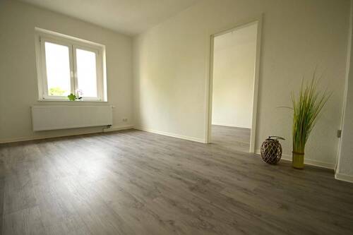 Wohnzimmer - 3 Zimmer Etagenwohnung in Riesa