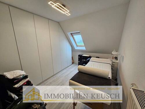 Ankleide & Arbeitszimmer - 